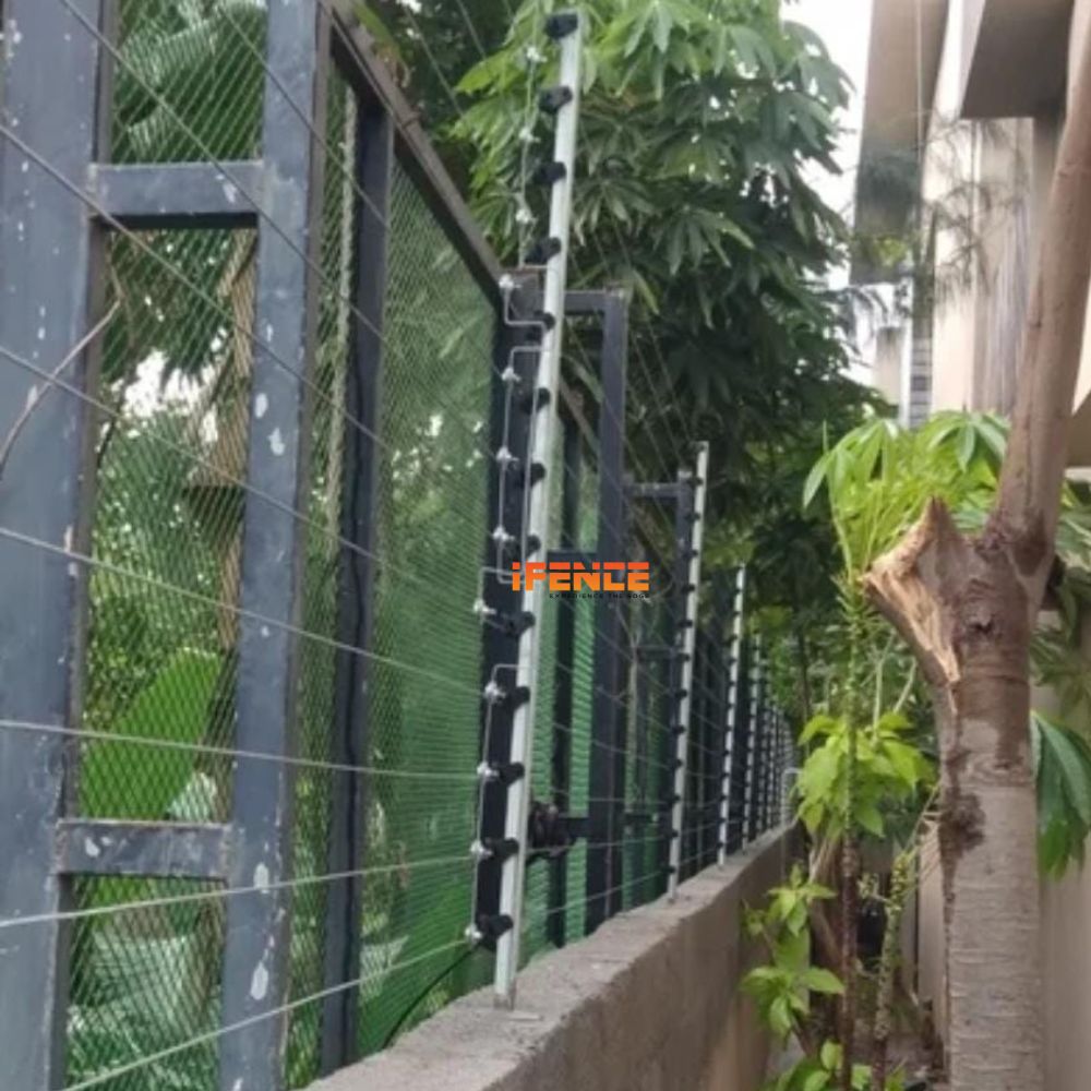 Solar security fence structure